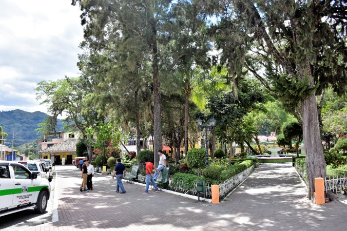Vilcabamba Parque Central - Copy.jpg