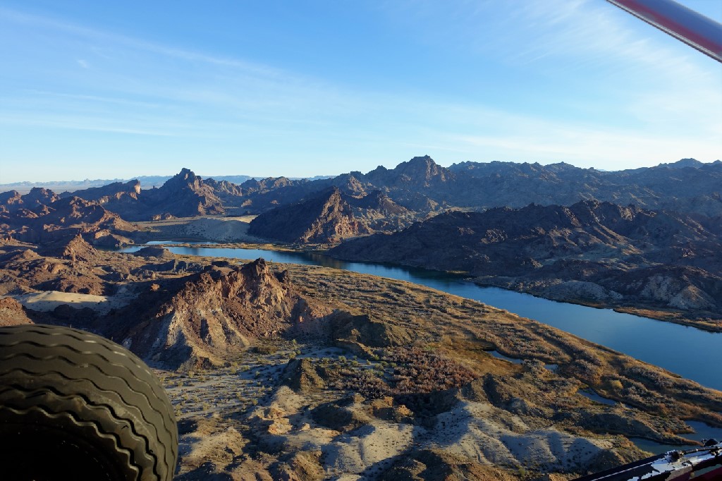 Amphibious Aircraft Above Mnt River (3)