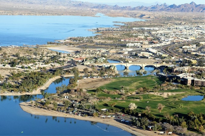 Amphibious Aircraft View of London Bridge and LHC IIi (3)